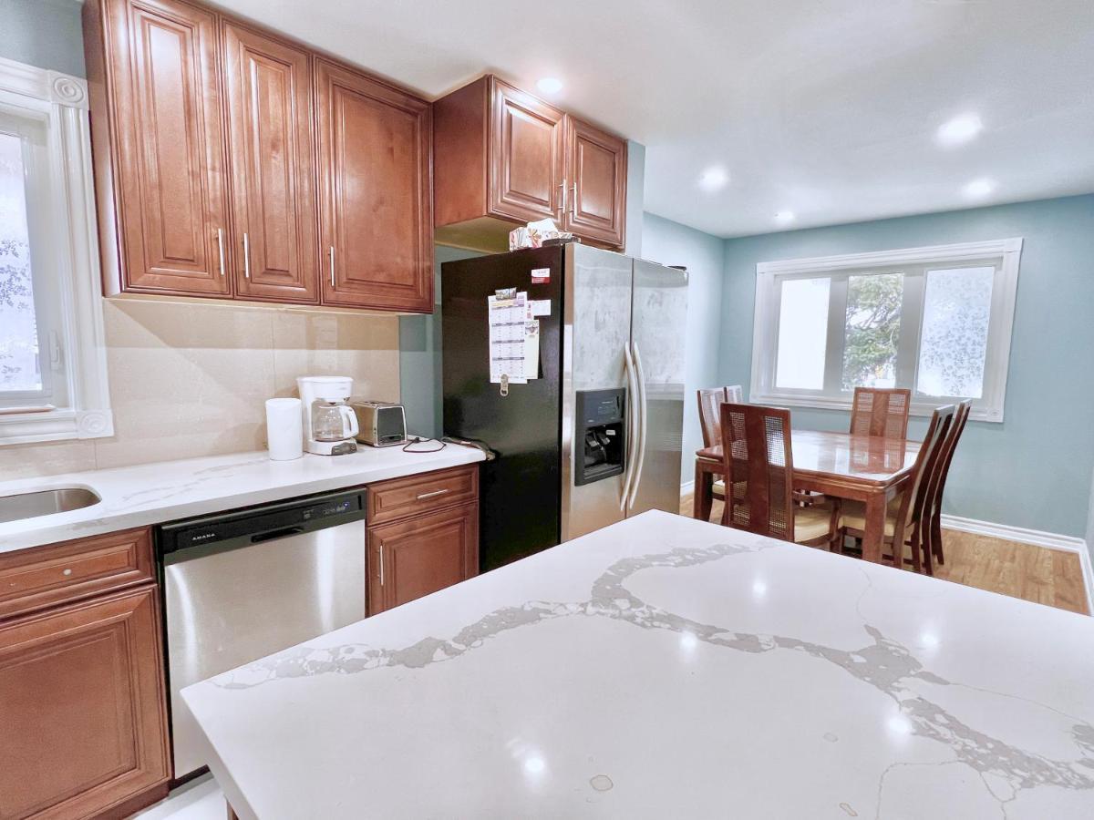 Privatunterkunft Newly Renovated Detached Near Finch Subway Station *