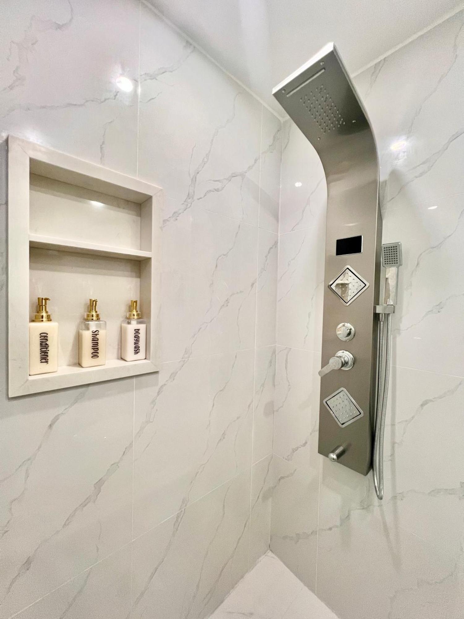 Newly Renovated Detached Near Finch Subway Station Privatunterkunft